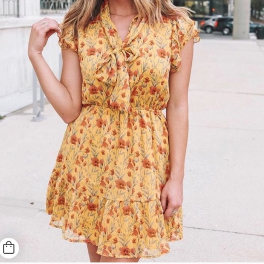 Hayden Los Angeles golden floral dress. size medium